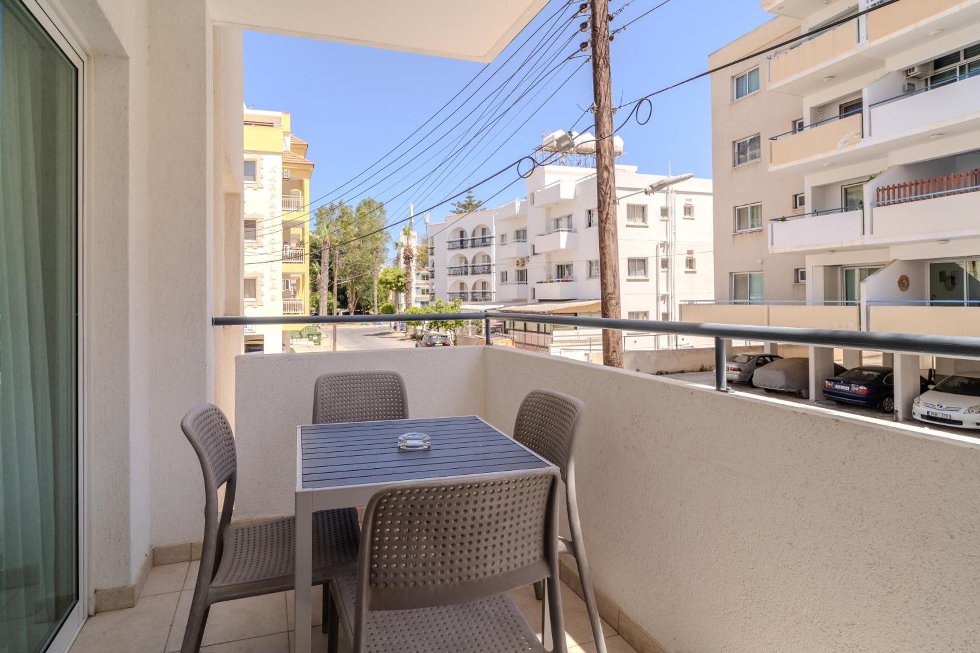 Helios Mackenzie One Bedroom Flat Larnaca Luaran gambar